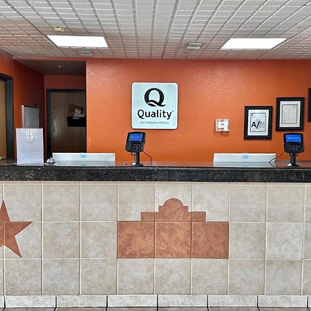 Quality Suites San Antonio Exterior photo