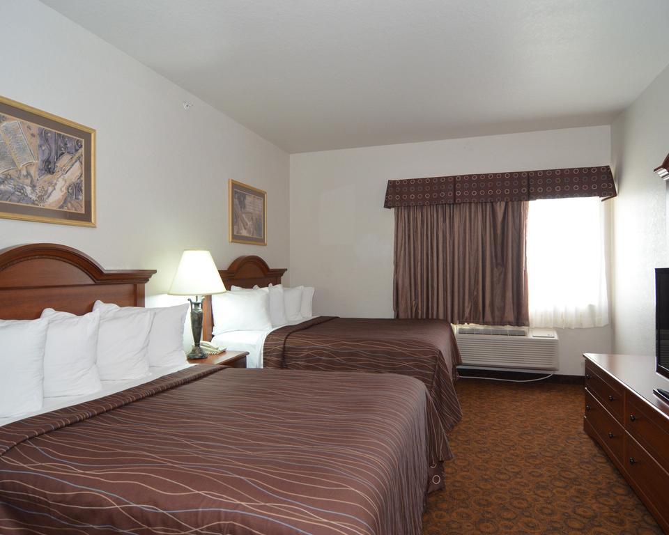 Quality Suites San Antonio Exterior photo