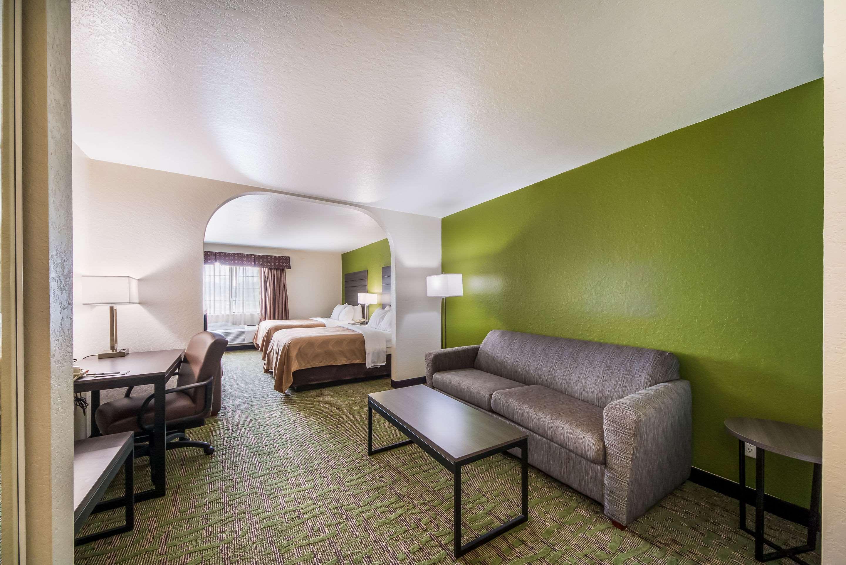 Quality Suites San Antonio Exterior photo