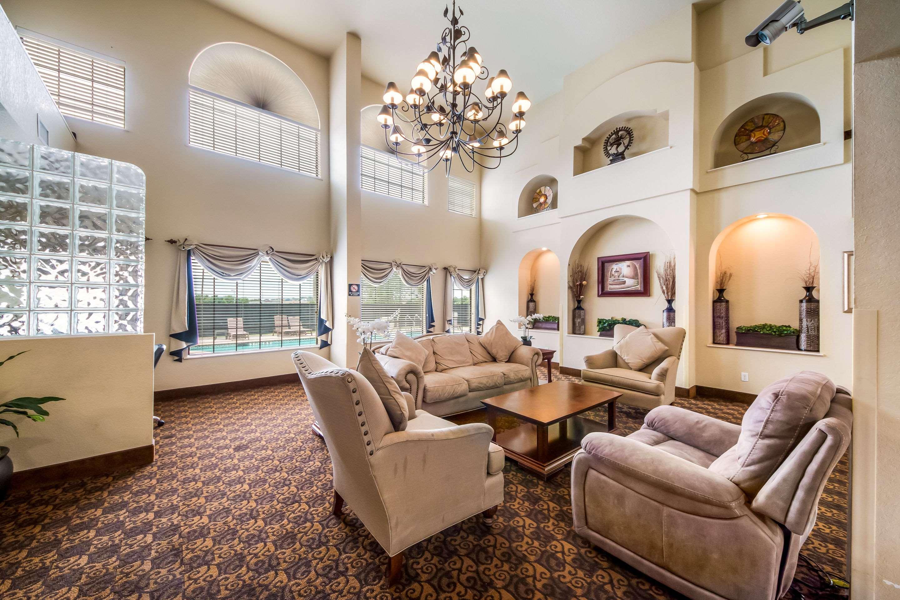 Quality Suites San Antonio Exterior photo
