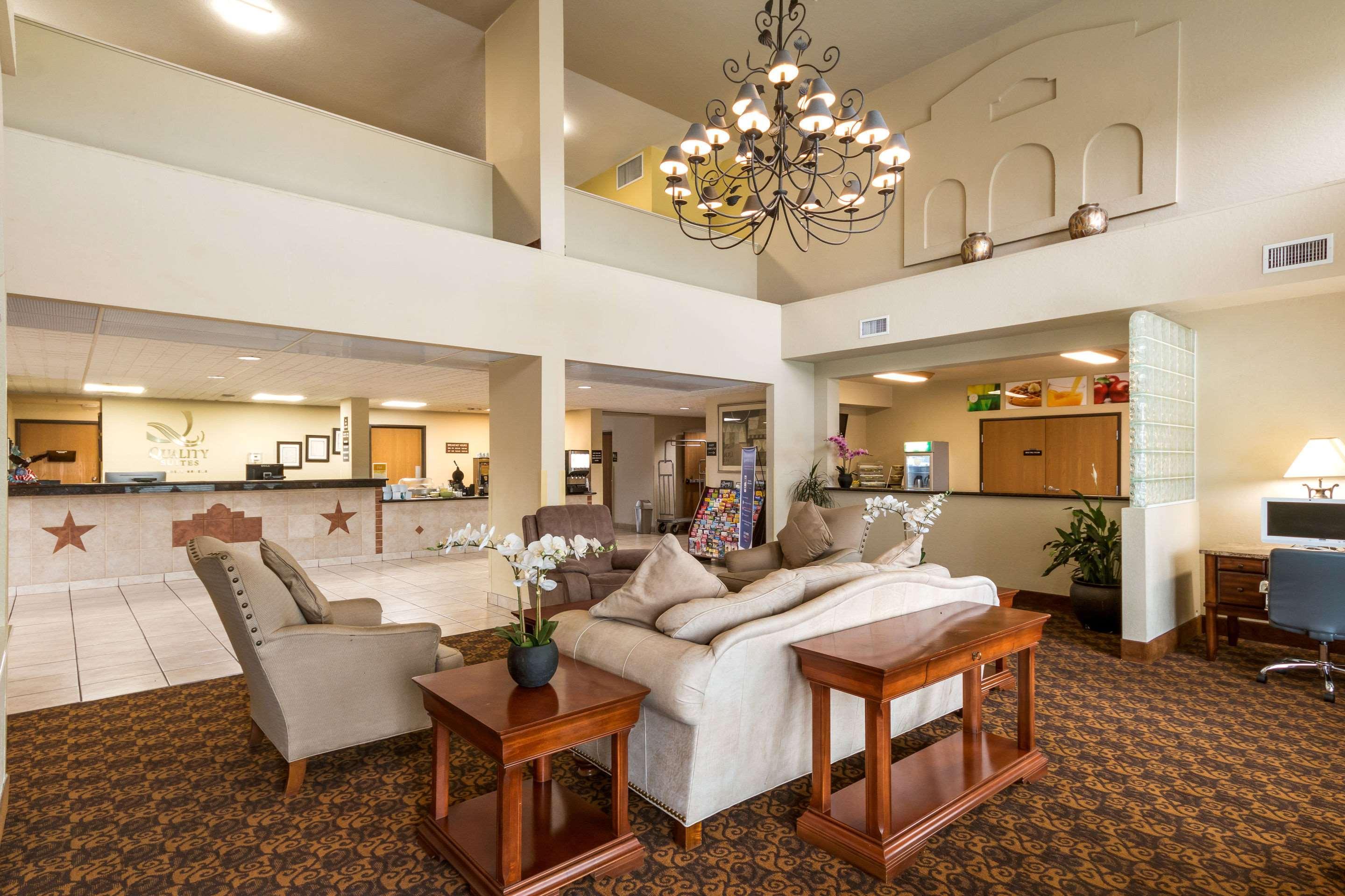 Quality Suites San Antonio Exterior photo