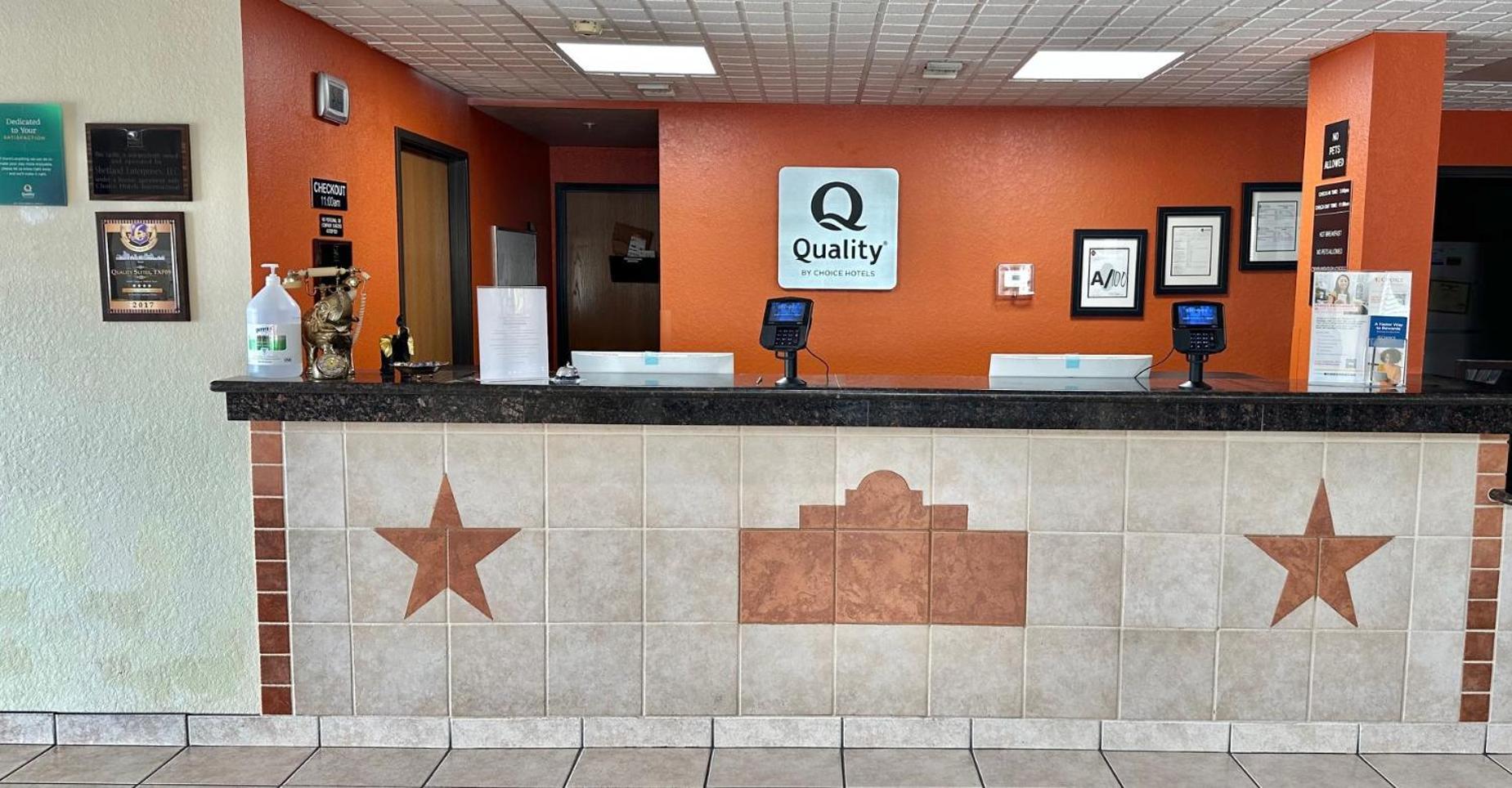 Quality Suites San Antonio Exterior photo