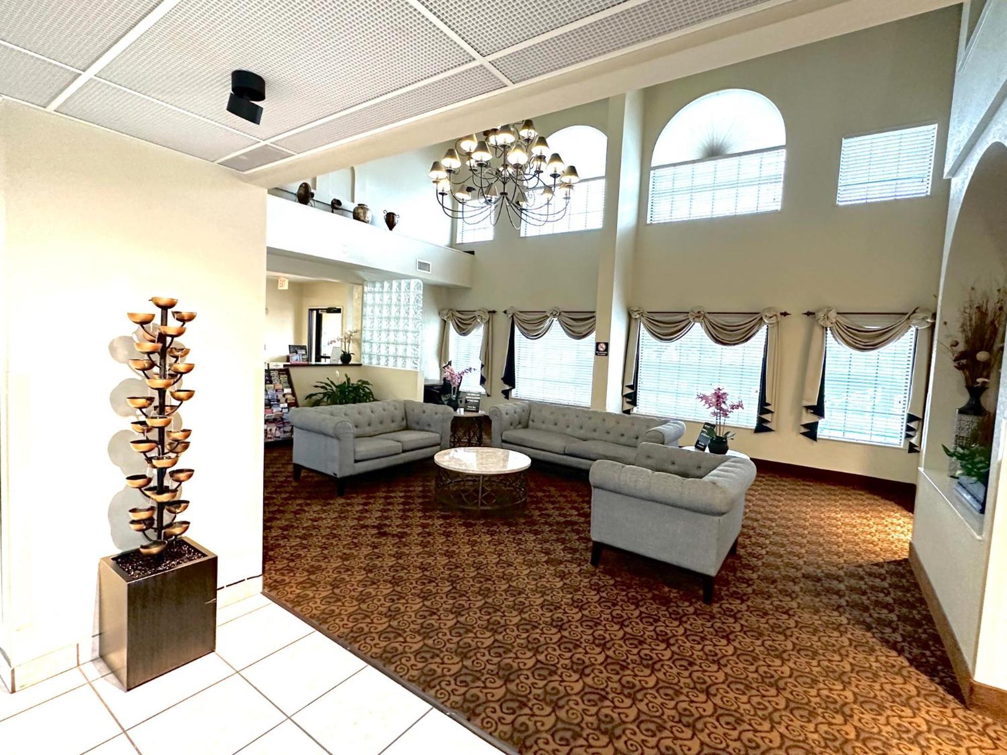 Quality Suites San Antonio Exterior photo